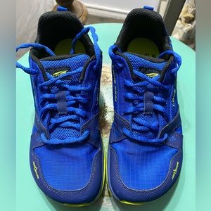 Kids Altra Lone Peak hiking shoes. Used. Size 4